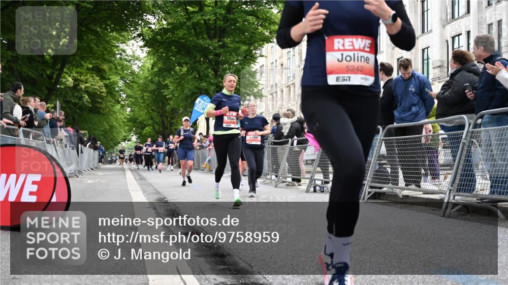 14.06.2026 - REWE Women's Run J. Mangold http://msf.ph/oto/9758959 14.06.2026 11:00:36 Ziel 5025, 5054, 5055, 5242, 5341, 5532, 5547, 5548, 5767, 5861, 5941, 6018 meine-sportfotos.de