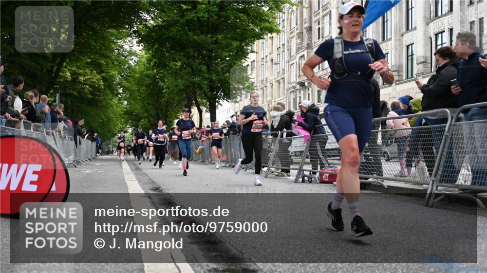 14.06.2026 - REWE Women's Run J. Mangold http://msf.ph/oto/9759000 14.06.2026 11:00:40 Ziel 5025, 5054, 5055, 5146, 5242, 5307, 5341, 5364, 5532, 5672, 5767, 5941 meine-sportfotos.de