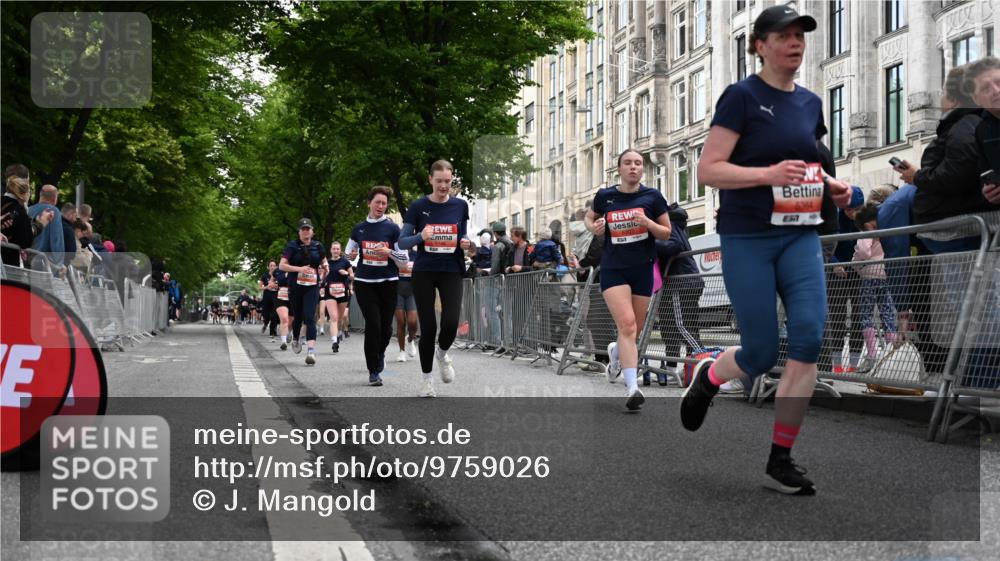 14.06.2026 - REWE Women's Run J. Mangold http://msf.ph/oto/9759026 14.06.2026 11:00:43 Ziel 5025, 5055, 5087, 5146, 5270, 5307, 5364, 5481, 5599, 5672, 5874, 5941 meine-sportfotos.de