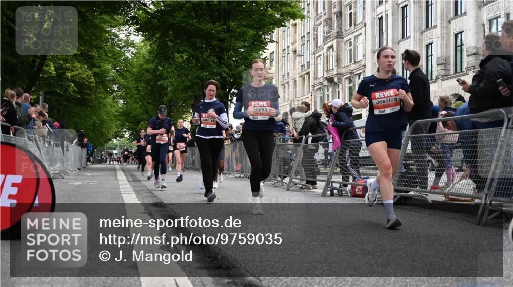 14.06.2026 - REWE Women's Run J. Mangold http://msf.ph/oto/9759035 14.06.2026 11:00:44 Ziel 5025, 5041, 5087, 5146, 5270, 5307, 5364, 5455, 5481, 5507, 5599, 5618, 5672, 5874, 5941 meine-sportfotos.de