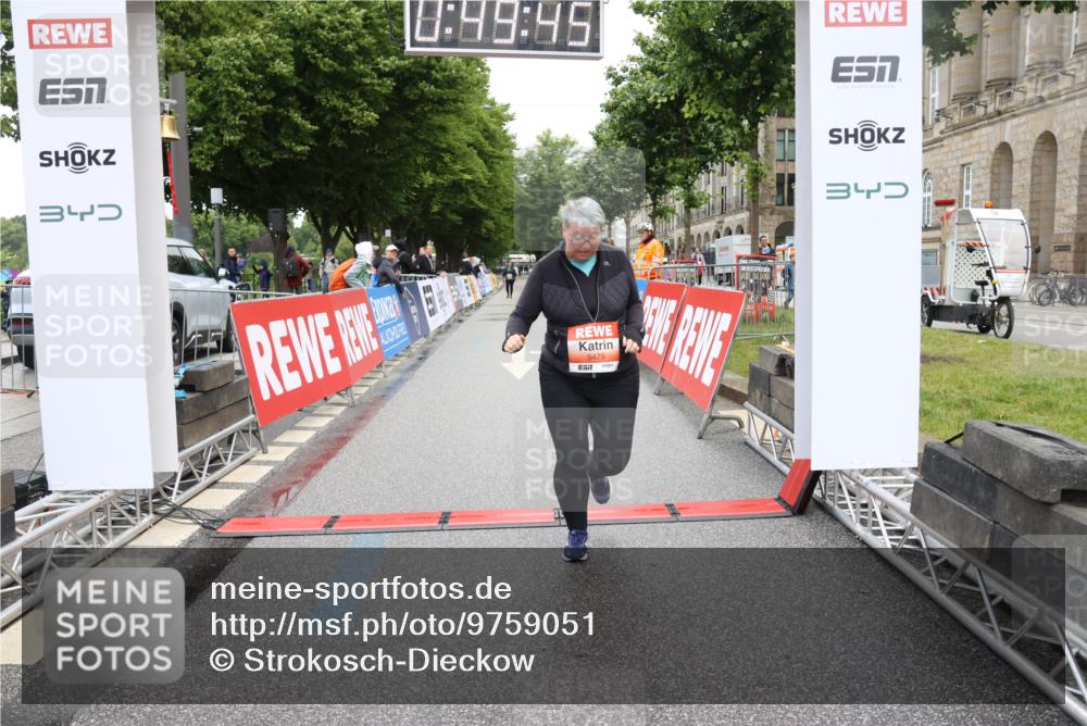 14.06.2026 - REWE Women's Run Strokosch-Dieckow http://msf.ph/oto/9759051 14.06.2026 11:20:13 Ziel 5479 meine-sportfotos.de