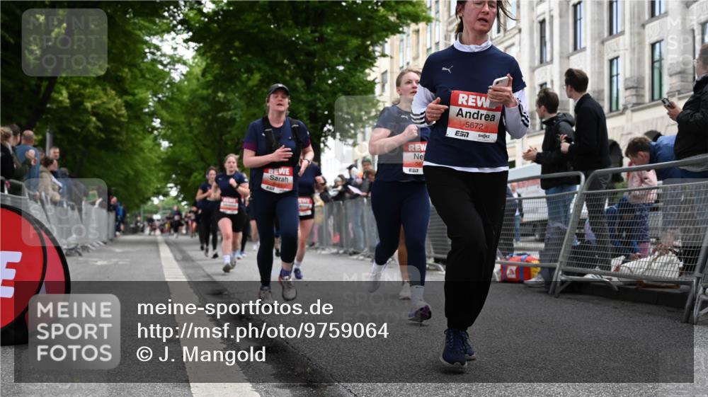 14.06.2026 - REWE Women's Run J. Mangold http://msf.ph/oto/9759064 14.06.2026 11:00:46 Ziel 5041, 5087, 5146, 5270, 5307, 5364, 5455, 5481, 5507, 5599, 5603, 5618, 5672, 5874, 5941 meine-sportfotos.de