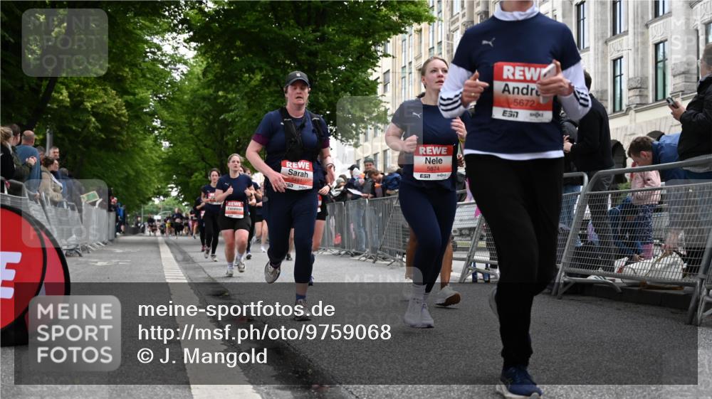 14.06.2026 - REWE Women's Run J. Mangold http://msf.ph/oto/9759068 14.06.2026 11:00:46 Ziel 5041, 5087, 5146, 5270, 5307, 5364, 5455, 5481, 5507, 5599, 5603, 5618, 5672, 5874, 5941 meine-sportfotos.de