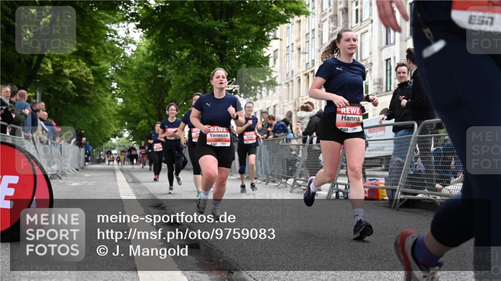14.06.2026 - REWE Women's Run J. Mangold http://msf.ph/oto/9759083 14.06.2026 11:00:48 Ziel 5041, 5087, 5146, 5270, 5307, 5455, 5481, 5507, 5599, 5603, 5618, 5672, 5771, 5874 meine-sportfotos.de