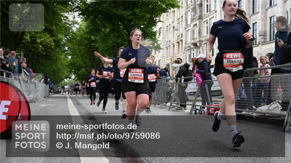 14.06.2026 - REWE Women's Run J. Mangold http://msf.ph/oto/9759086 14.06.2026 11:00:48 Ziel 5041, 5087, 5146, 5270, 5307, 5455, 5481, 5507, 5599, 5603, 5618, 5672, 5771, 5874 meine-sportfotos.de