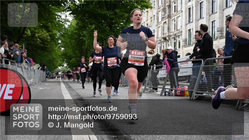 14.06.2026 - REWE Women's Run J. Mangold http://msf.ph/oto/9759093 14.06.2026 11:00:49 Ziel 5041, 5087, 5146, 5270, 5455, 5481, 5507, 5599, 5603, 5618, 5672, 5771, 5874 meine-sportfotos.de
