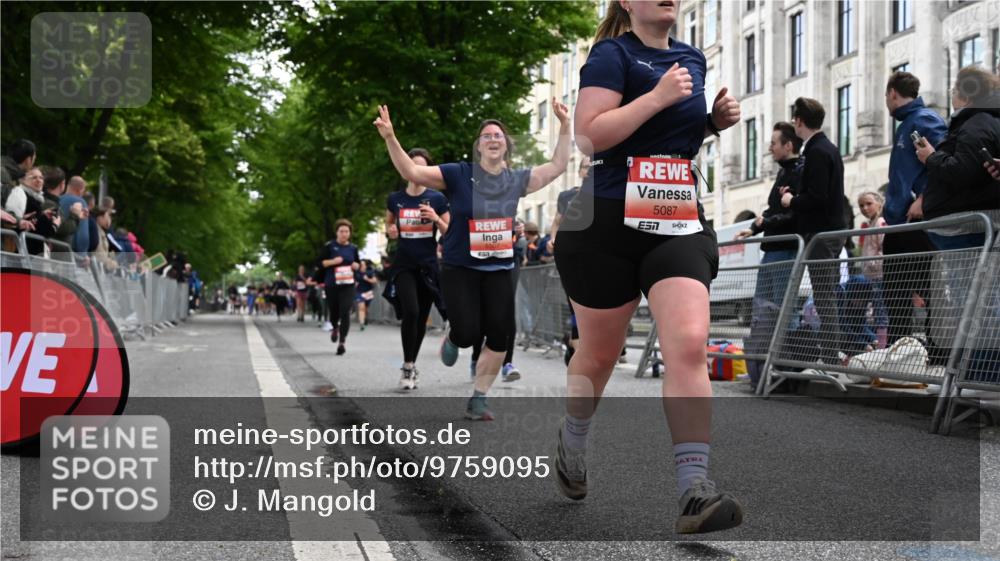 14.06.2026 - REWE Women's Run J. Mangold http://msf.ph/oto/9759095 14.06.2026 11:00:49 Ziel 5041, 5087, 5146, 5270, 5455, 5481, 5507, 5599, 5603, 5618, 5672, 5771, 5874 meine-sportfotos.de