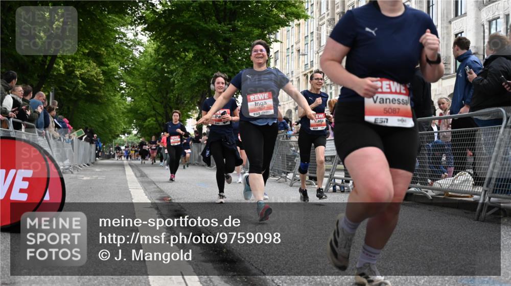 14.06.2026 - REWE Women's Run J. Mangold http://msf.ph/oto/9759098 14.06.2026 11:00:49 Ziel 5041, 5087, 5146, 5270, 5455, 5481, 5507, 5599, 5603, 5618, 5672, 5771, 5874 meine-sportfotos.de