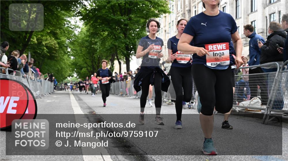 14.06.2026 - REWE Women's Run J. Mangold http://msf.ph/oto/9759107 14.06.2026 11:00:50 Ziel 5041, 5087, 5270, 5455, 5481, 5507, 5599, 5603, 5618, 5672, 5771, 5874 meine-sportfotos.de
