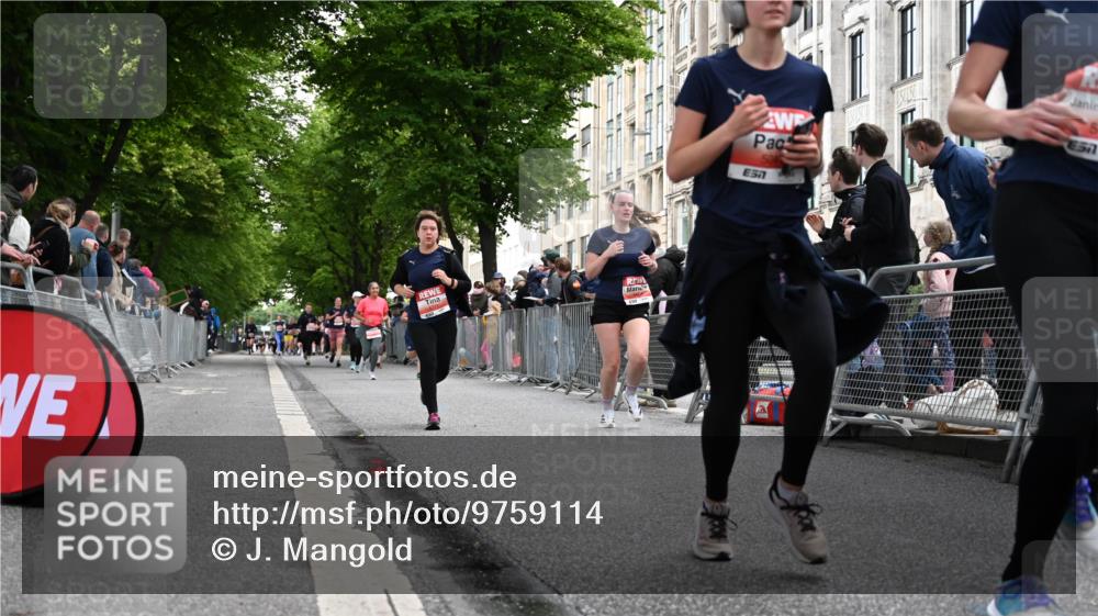 14.06.2026 - REWE Women's Run J. Mangold http://msf.ph/oto/9759114 14.06.2026 11:00:51 Ziel 5041, 5087, 5270, 5455, 5481, 5507, 5599, 5603, 5618, 5771, 5874, 5948, 5952 meine-sportfotos.de