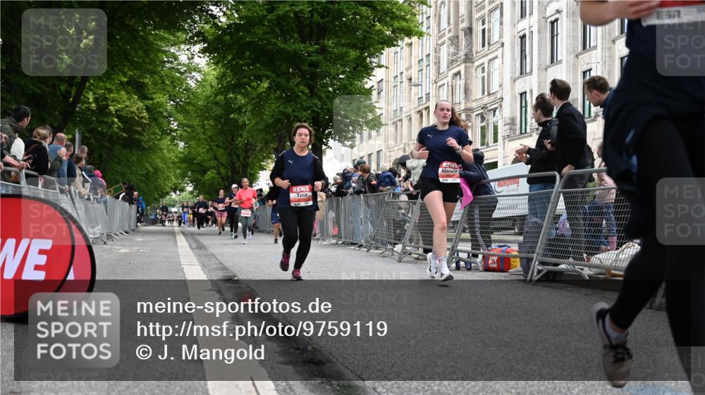 14.06.2026 - REWE Women's Run J. Mangold http://msf.ph/oto/9759119 14.06.2026 11:00:51 Ziel 5041, 5087, 5270, 5455, 5481, 5507, 5599, 5603, 5618, 5771, 5874, 5948, 5952 meine-sportfotos.de