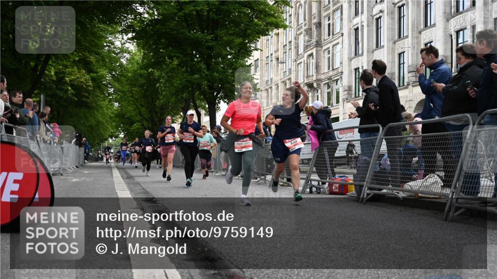 14.06.2026 - REWE Women's Run J. Mangold http://msf.ph/oto/9759149 14.06.2026 11:00:56 Ziel 5419, 5421, 5603, 5771, 5824, 5948, 5952, 6025 meine-sportfotos.de