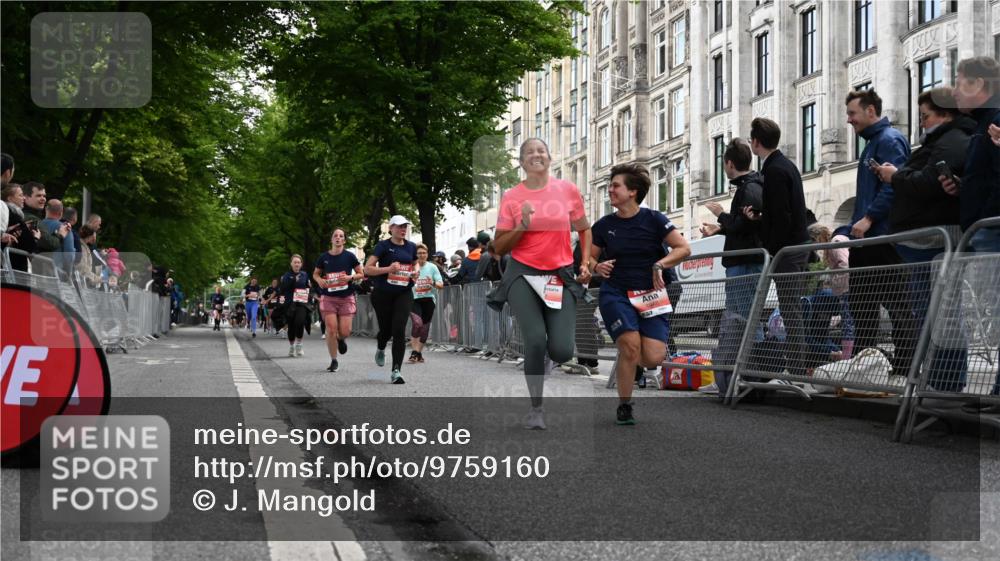 14.06.2026 - REWE Women's Run J. Mangold http://msf.ph/oto/9759160 14.06.2026 11:00:56 Ziel 5419, 5421, 5603, 5771, 5824, 5948, 5952, 6025 meine-sportfotos.de