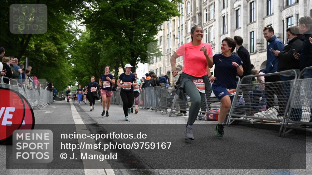 14.06.2026 - REWE Women's Run J. Mangold http://msf.ph/oto/9759167 14.06.2026 11:00:57 Ziel 5262, 5326, 5419, 5421, 5771, 5824, 5948, 5952, 6025 meine-sportfotos.de