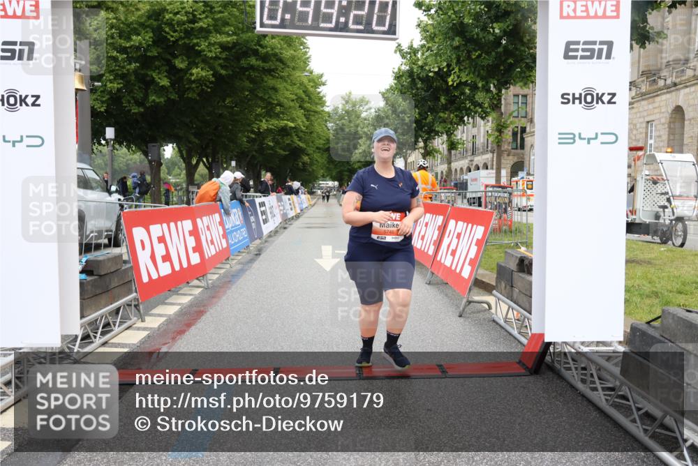 14.06.2026 - REWE Women's Run Strokosch-Dieckow http://msf.ph/oto/9759179 14.06.2026 11:19:48 Ziel 5746 meine-sportfotos.de