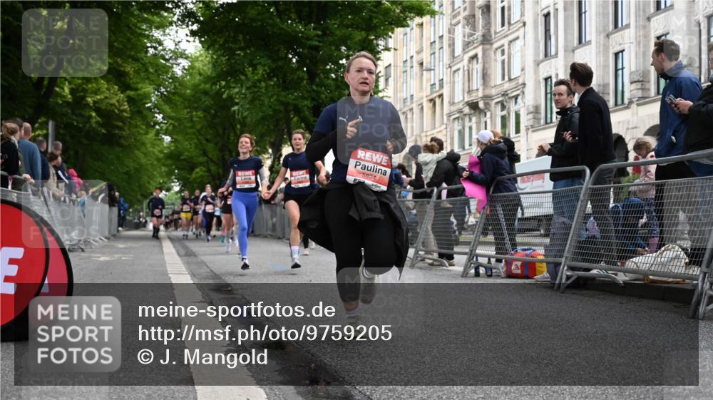 14.06.2026 - REWE Women's Run J. Mangold http://msf.ph/oto/9759205 14.06.2026 11:01:01 Ziel 5115, 5262, 5315, 5326, 5419, 5421, 5824, 5864, 5948, 5952, 6025 meine-sportfotos.de