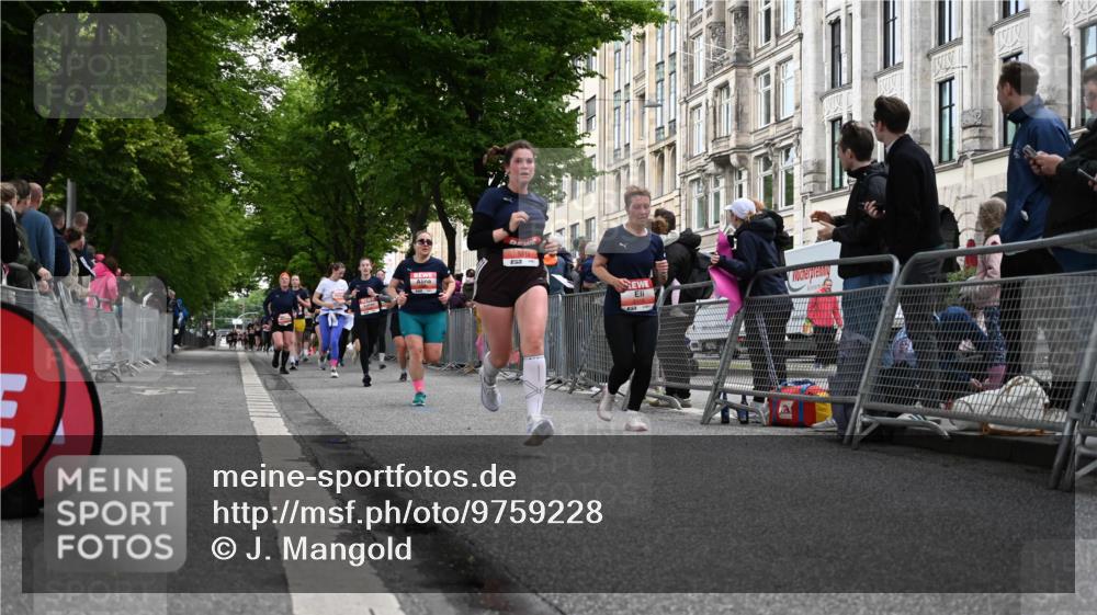 14.06.2026 - REWE Women's Run J. Mangold http://msf.ph/oto/9759228 14.06.2026 11:01:04 Ziel 5115, 5262, 5315, 5326, 5421, 5690, 5748, 5824, 5864, 5880 meine-sportfotos.de