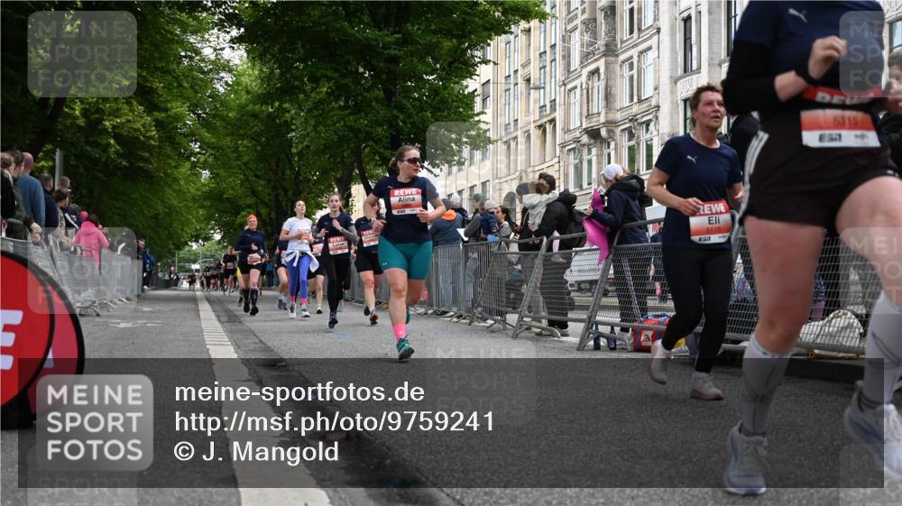 14.06.2026 - REWE Women's Run J. Mangold http://msf.ph/oto/9759241 14.06.2026 11:01:05 Ziel 5062, 5115, 5262, 5315, 5326, 5690, 5748, 5824, 5864, 5880, 5966 meine-sportfotos.de