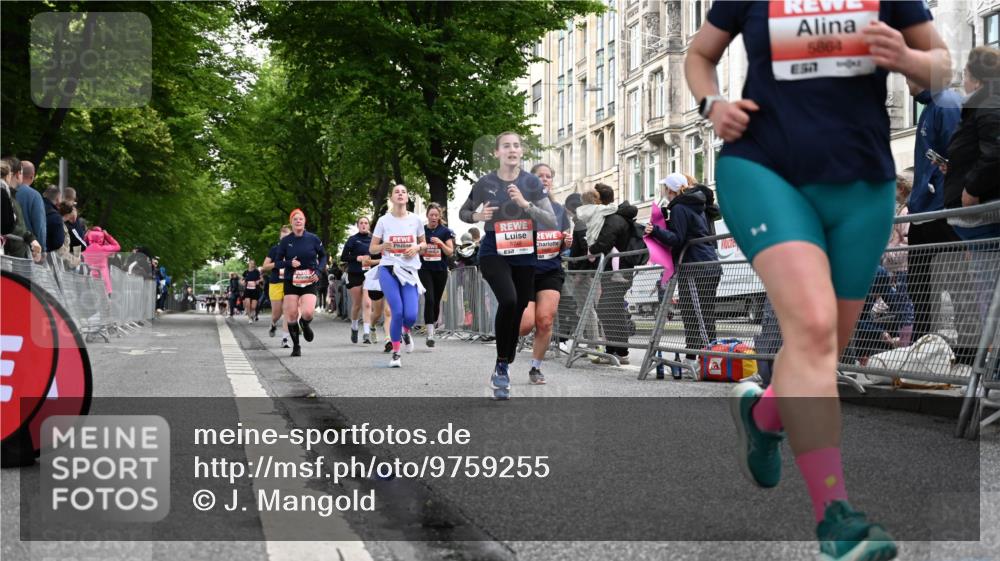 14.06.2026 - REWE Women's Run J. Mangold http://msf.ph/oto/9759255 14.06.2026 11:01:07 Ziel 5062, 5115, 5234, 5262, 5315, 5326, 5351, 5648, 5690, 5748, 5845, 5864, 5880, 5966 meine-sportfotos.de