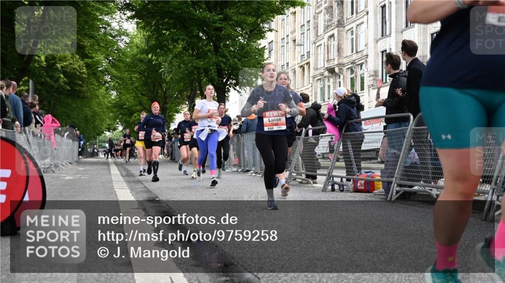 14.06.2026 - REWE Women's Run J. Mangold http://msf.ph/oto/9759258 14.06.2026 11:01:07 Ziel 5062, 5115, 5234, 5262, 5315, 5326, 5351, 5648, 5690, 5748, 5845, 5864, 5880, 5966 meine-sportfotos.de