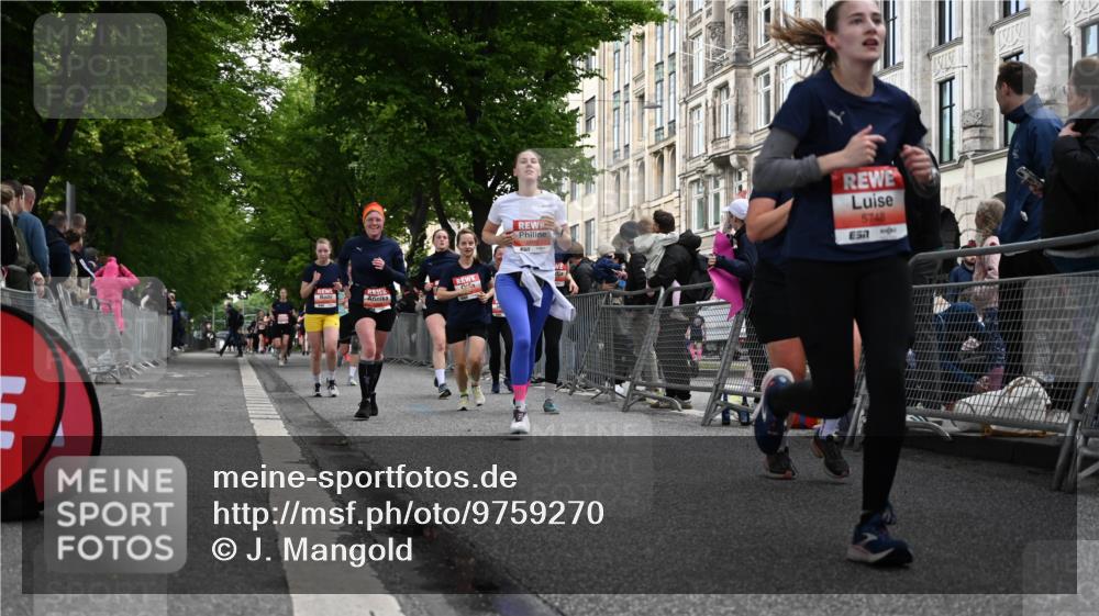 14.06.2026 - REWE Women's Run J. Mangold http://msf.ph/oto/9759270 14.06.2026 11:01:08 Ziel 5029, 5062, 5115, 5234, 5315, 5351, 5648, 5690, 5748, 5845, 5864, 5880, 5966 meine-sportfotos.de