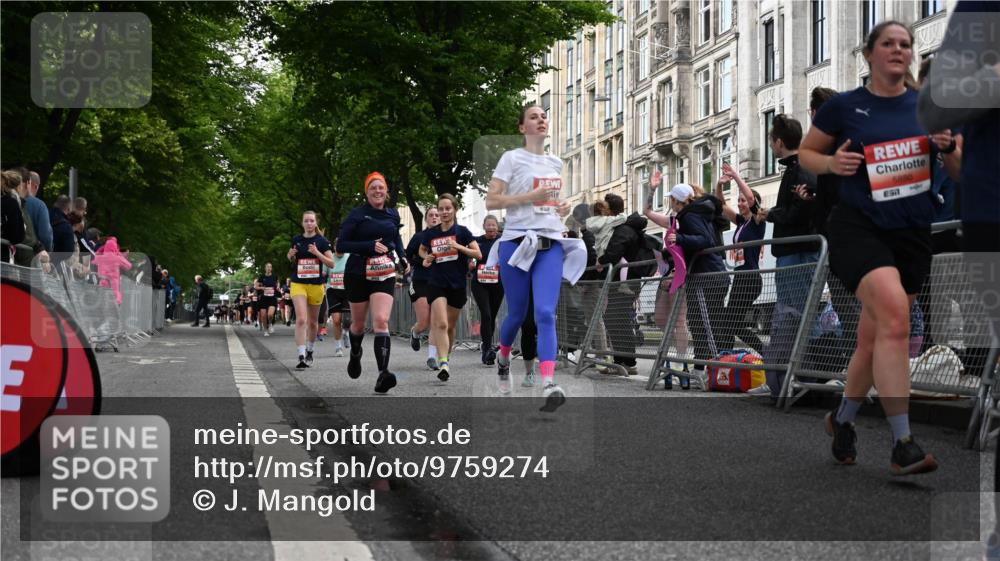 14.06.2026 - REWE Women's Run J. Mangold http://msf.ph/oto/9759274 14.06.2026 11:01:09 Ziel 5029, 5062, 5115, 5234, 5315, 5351, 5648, 5690, 5748, 5845, 5864, 5880, 5966 meine-sportfotos.de