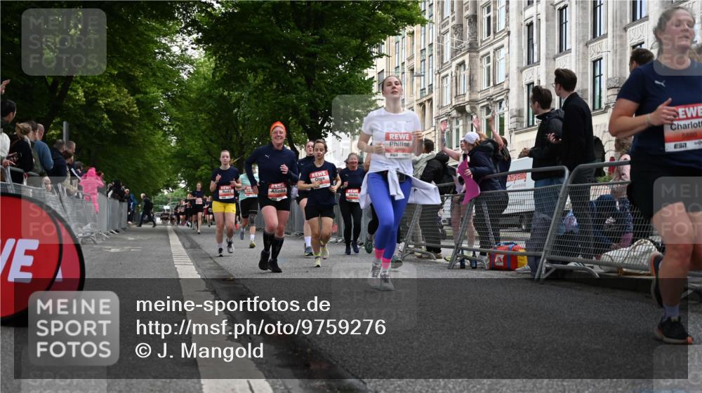 14.06.2026 - REWE Women's Run J. Mangold http://msf.ph/oto/9759276 14.06.2026 11:01:09 Ziel 5029, 5062, 5115, 5234, 5315, 5351, 5648, 5690, 5748, 5845, 5864, 5880, 5966 meine-sportfotos.de