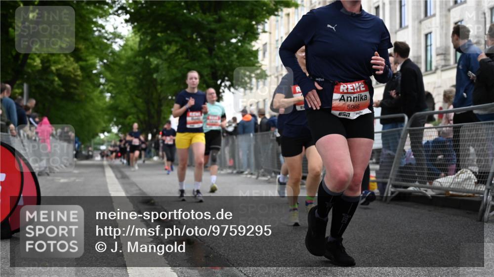 14.06.2026 - REWE Women's Run J. Mangold http://msf.ph/oto/9759295 14.06.2026 11:01:11 Ziel 5029, 5046, 5062, 5234, 5351, 5648, 5690, 5748, 5845, 5864, 5880, 5966 meine-sportfotos.de