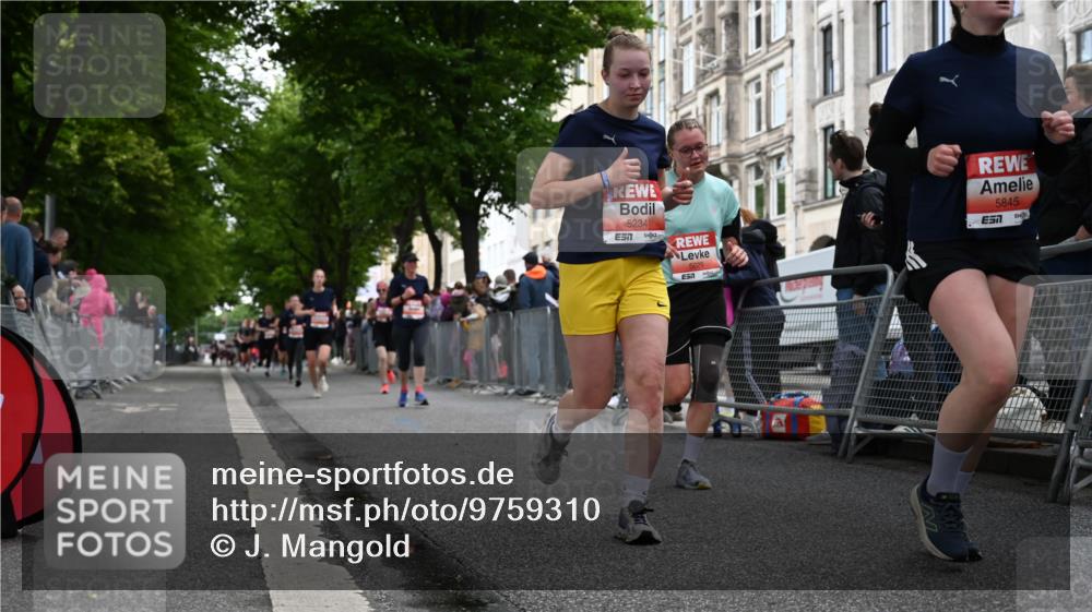14.06.2026 - REWE Women's Run J. Mangold http://msf.ph/oto/9759310 14.06.2026 11:01:13 Ziel 5029, 5046, 5062, 5234, 5351, 5648, 5656, 5690, 5845, 5880, 5966 meine-sportfotos.de