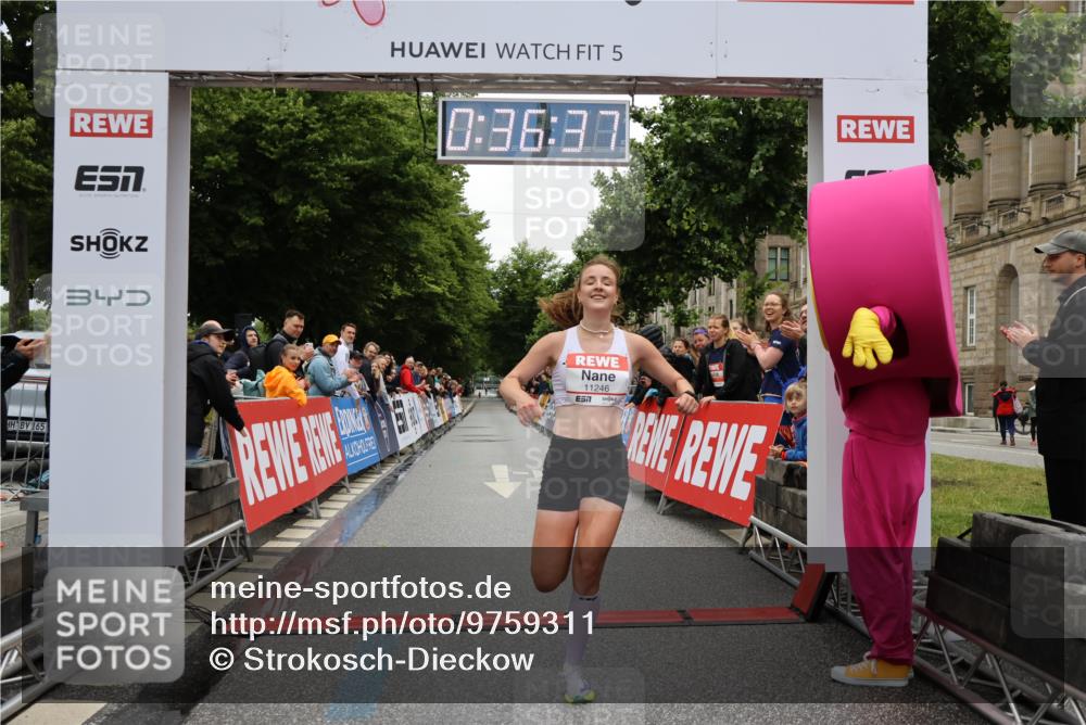 14.06.2026 - REWE Women's Run Strokosch-Dieckow http://msf.ph/oto/9759311 14.06.2026 09:37:00 Ziel 11246 meine-sportfotos.de