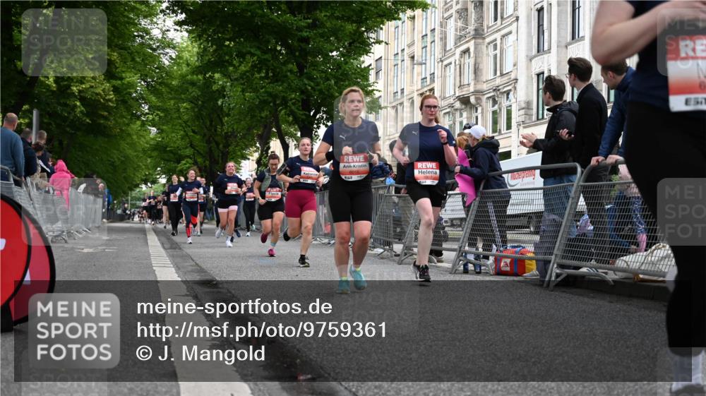 14.06.2026 - REWE Women's Run J. Mangold http://msf.ph/oto/9759361 14.06.2026 11:01:23 Ziel 5110, 5112, 5196, 5330, 5445, 5907, 6008, 6015, 6045, 6066 meine-sportfotos.de