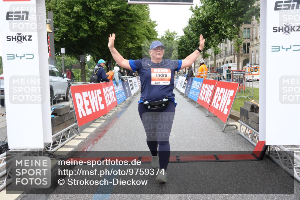 14.06.2026 - REWE Women's Run Strokosch-Dieckow http://msf.ph/oto/9759374 14.06.2026 11:19:09 Ziel 5550 meine-sportfotos.de