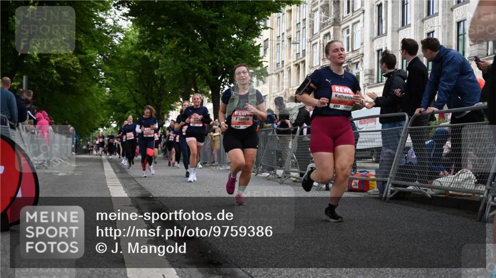 14.06.2026 - REWE Women's Run J. Mangold http://msf.ph/oto/9759386 14.06.2026 11:01:25 Ziel 5110, 5112, 5330, 5360, 5445, 5907, 6008, 6015, 6045, 6066 meine-sportfotos.de