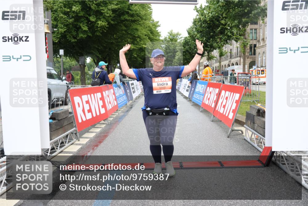 14.06.2026 - REWE Women's Run Strokosch-Dieckow http://msf.ph/oto/9759387 14.06.2026 11:19:09 Ziel 5550 meine-sportfotos.de