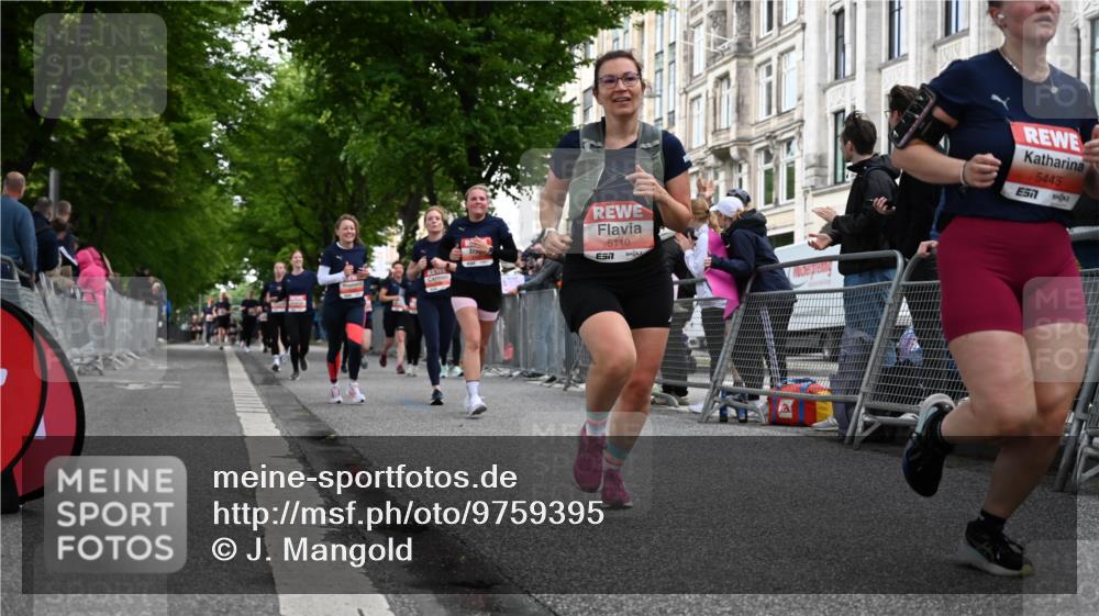 14.06.2026 - REWE Women's Run J. Mangold http://msf.ph/oto/9759395 14.06.2026 11:01:26 Ziel 5052, 5053, 5056, 5059, 5110, 5112, 5330, 5360, 5445, 5907, 6015, 6045, 6066 meine-sportfotos.de