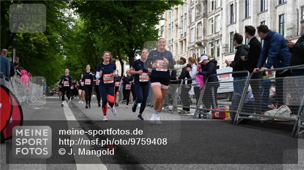 14.06.2026 - REWE Women's Run J. Mangold http://msf.ph/oto/9759408 14.06.2026 11:01:27 Ziel 5022, 5052, 5053, 5056, 5059, 5110, 5112, 5330, 5360, 5445, 5720, 5721, 5907, 6015, 6045 meine-sportfotos.de