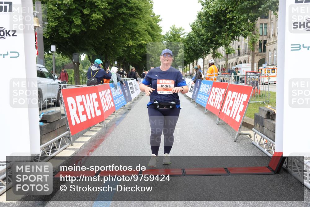 14.06.2026 - REWE Women's Run Strokosch-Dieckow http://msf.ph/oto/9759424 14.06.2026 11:19:09 Ziel 5550 meine-sportfotos.de