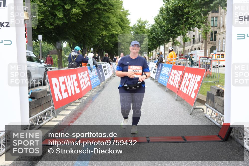 14.06.2026 - REWE Women's Run Strokosch-Dieckow http://msf.ph/oto/9759432 14.06.2026 11:19:09 Ziel 5550 meine-sportfotos.de