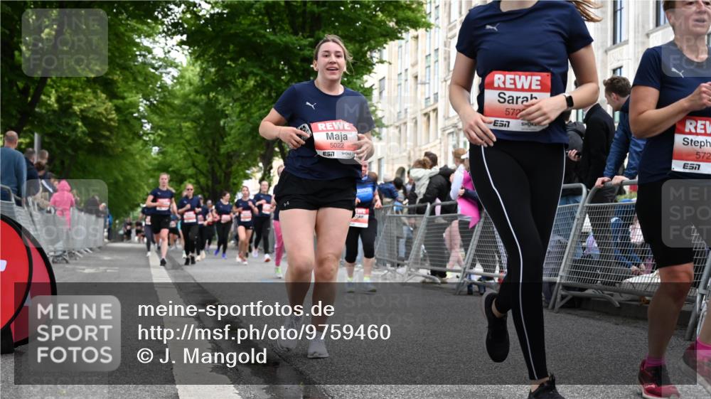 14.06.2026 - REWE Women's Run J. Mangold http://msf.ph/oto/9759460 14.06.2026 11:01:33 Ziel 5022, 5052, 5053, 5056, 5059, 5092, 5112, 5141, 5160, 5213, 5330, 5360, 5520, 5720, 5721, 5776, 5921, 6045 meine-sportfotos.de