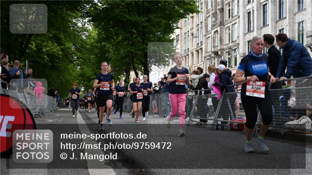 14.06.2026 - REWE Women's Run J. Mangold http://msf.ph/oto/9759472 14.06.2026 11:01:35 Ziel 5022, 5052, 5053, 5056, 5059, 5092, 5141, 5160, 5213, 5241, 5360, 5520, 5586, 5641, 5659, 5720, 5721, 5776, 5917, 5921 meine-sportfotos.de