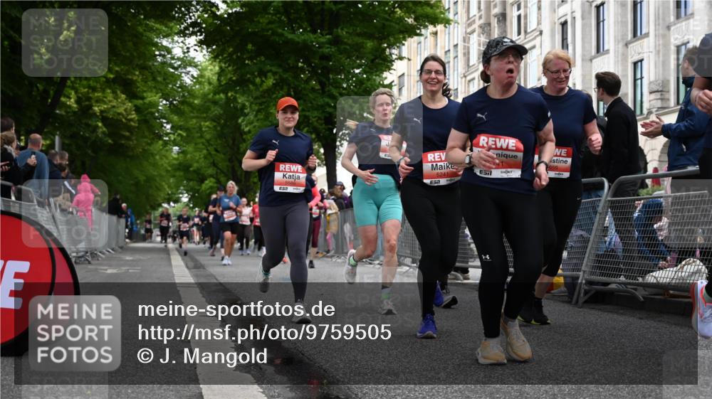 14.06.2026 - REWE Women's Run J. Mangold http://msf.ph/oto/9759505 14.06.2026 11:01:39 Ziel 5092, 5121, 5141, 5160, 5194, 5213, 5241, 5343, 5518, 5520, 5546, 5586, 5641, 5659, 5776, 5917, 5921 meine-sportfotos.de