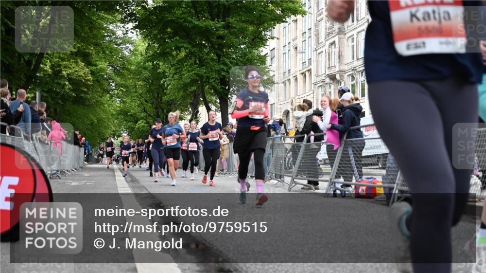 14.06.2026 - REWE Women's Run J. Mangold http://msf.ph/oto/9759515 14.06.2026 11:01:41 Ziel 5121, 5141, 5160, 5170, 5194, 5213, 5241, 5343, 5398, 5410, 5456, 5518, 5520, 5546, 5586, 5607, 5609, 5641, 5659, 5776, 5917 meine-sportfotos.de