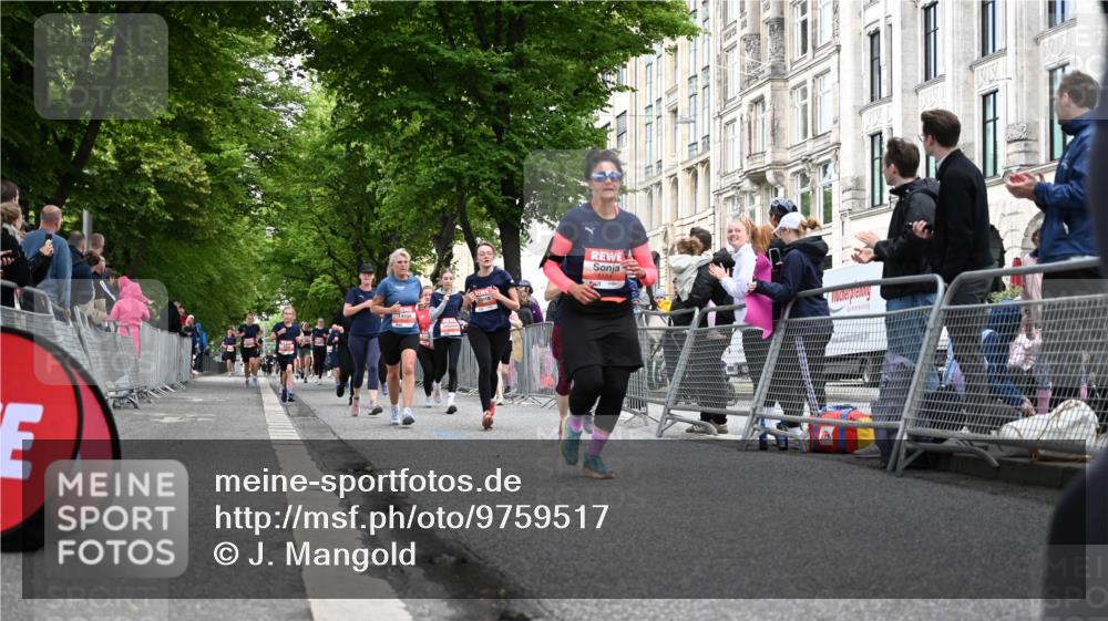 14.06.2026 - REWE Women's Run J. Mangold http://msf.ph/oto/9759517 14.06.2026 11:01:41 Ziel 5121, 5141, 5160, 5170, 5194, 5213, 5241, 5343, 5398, 5410, 5456, 5518, 5520, 5546, 5586, 5607, 5609, 5641, 5659, 5776, 5917 meine-sportfotos.de