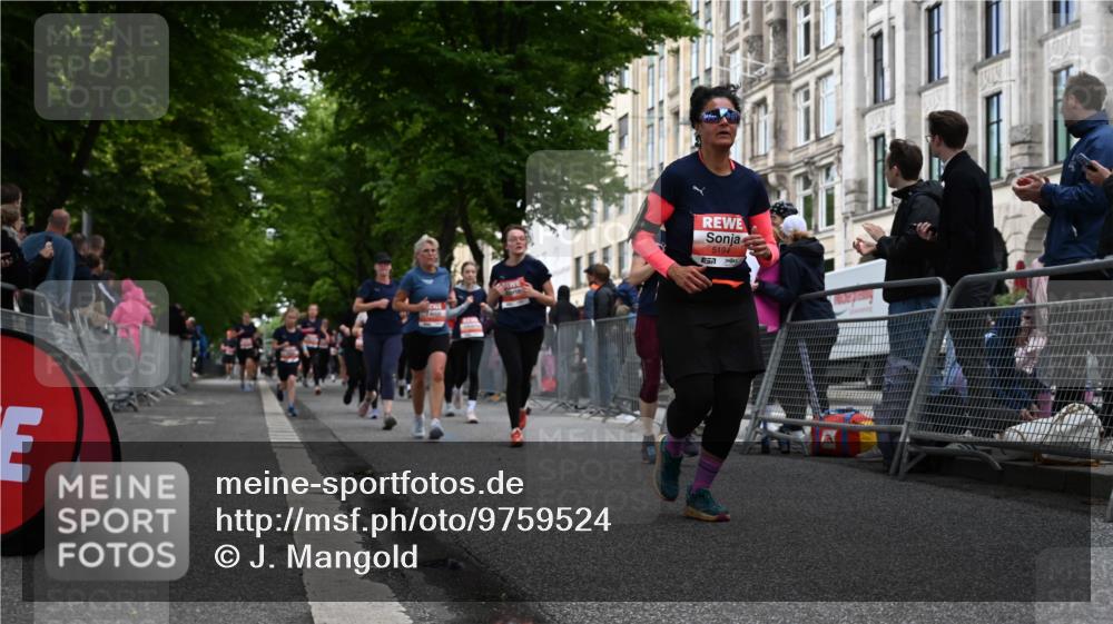 14.06.2026 - REWE Women's Run J. Mangold http://msf.ph/oto/9759524 14.06.2026 11:01:42 Ziel 5121, 5141, 5160, 5170, 5194, 5213, 5241, 5343, 5398, 5410, 5456, 5518, 5520, 5546, 5586, 5607, 5609, 5641, 5659, 5853, 5917, 5992 meine-sportfotos.de