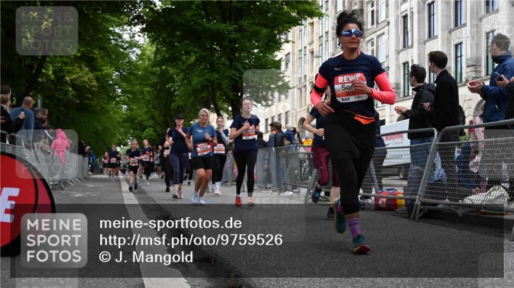 14.06.2026 - REWE Women's Run J. Mangold http://msf.ph/oto/9759526 14.06.2026 11:01:42 Ziel 5121, 5141, 5160, 5170, 5194, 5213, 5241, 5343, 5398, 5410, 5456, 5518, 5520, 5546, 5586, 5607, 5609, 5641, 5659, 5853, 5917, 5992 meine-sportfotos.de