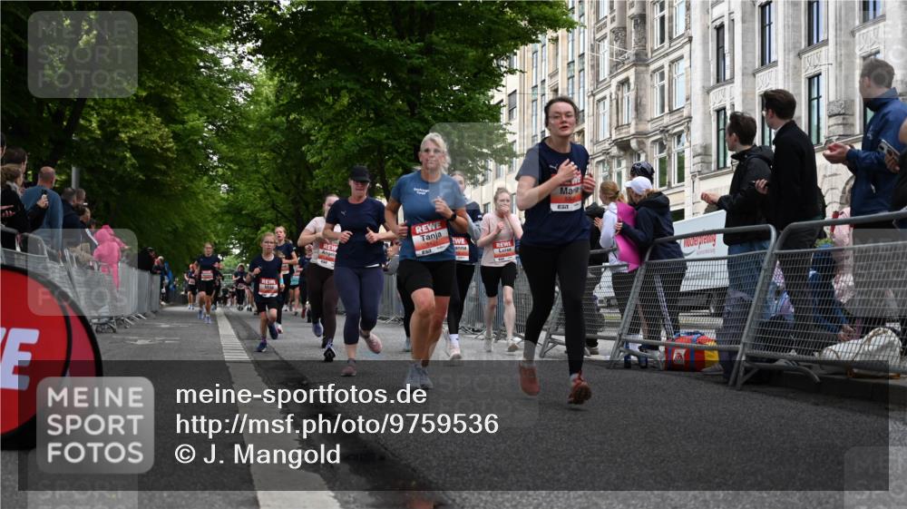 14.06.2026 - REWE Women's Run J. Mangold http://msf.ph/oto/9759536 14.06.2026 11:01:44 Ziel 5121, 5170, 5194, 5241, 5343, 5398, 5410, 5456, 5518, 5546, 5586, 5607, 5609, 5610, 5641, 5659, 5853, 5917, 5992 meine-sportfotos.de