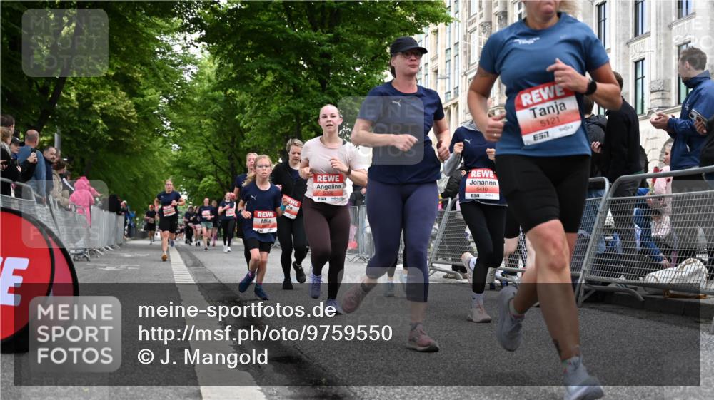 14.06.2026 - REWE Women's Run J. Mangold http://msf.ph/oto/9759550 14.06.2026 11:01:45 Ziel 5121, 5170, 5194, 5343, 5398, 5410, 5456, 5518, 5546, 5607, 5609, 5610, 5641, 5853, 5917, 5992, 6060 meine-sportfotos.de
