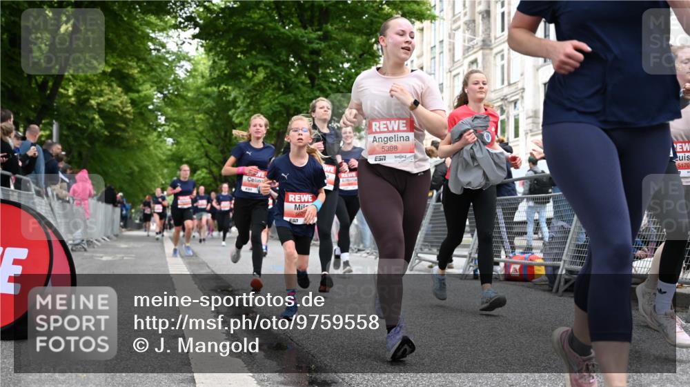 14.06.2026 - REWE Women's Run J. Mangold http://msf.ph/oto/9759558 14.06.2026 11:01:46 Ziel 5121, 5170, 5194, 5343, 5398, 5410, 5456, 5514, 5518, 5546, 5607, 5609, 5610, 5853, 5865, 5992, 6060 meine-sportfotos.de