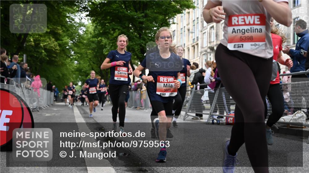 14.06.2026 - REWE Women's Run J. Mangold http://msf.ph/oto/9759563 14.06.2026 11:01:47 Ziel 5049, 5121, 5170, 5194, 5343, 5398, 5410, 5456, 5514, 5518, 5546, 5607, 5609, 5610, 5853, 5865, 5882, 5992, 6060 meine-sportfotos.de
