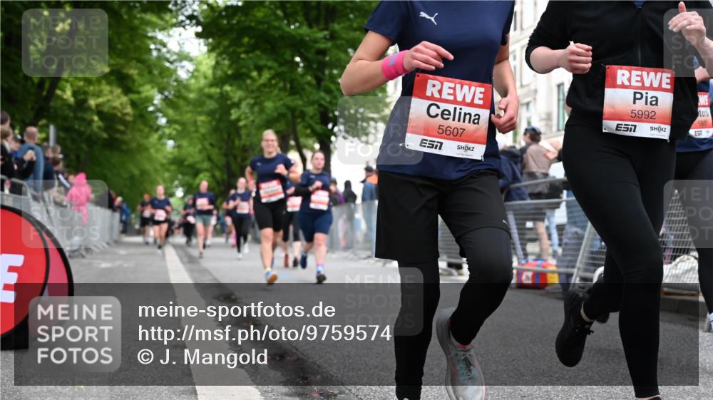 14.06.2026 - REWE Women's Run J. Mangold http://msf.ph/oto/9759574 14.06.2026 11:01:48 Ziel 5049, 5121, 5170, 5343, 5398, 5410, 5456, 5514, 5546, 5601, 5607, 5609, 5610, 5853, 5865, 5882, 5992, 6060 meine-sportfotos.de